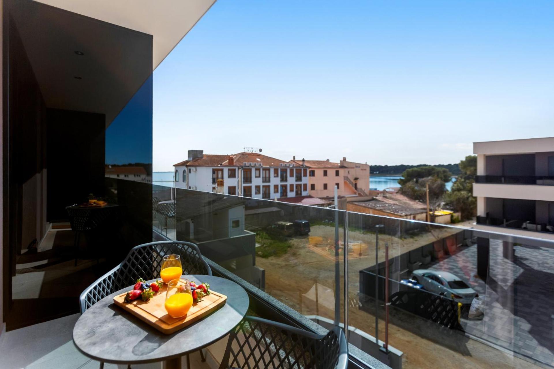 Fly Rooms Medulin - 50M From The Beach - New 2024 객실 사진